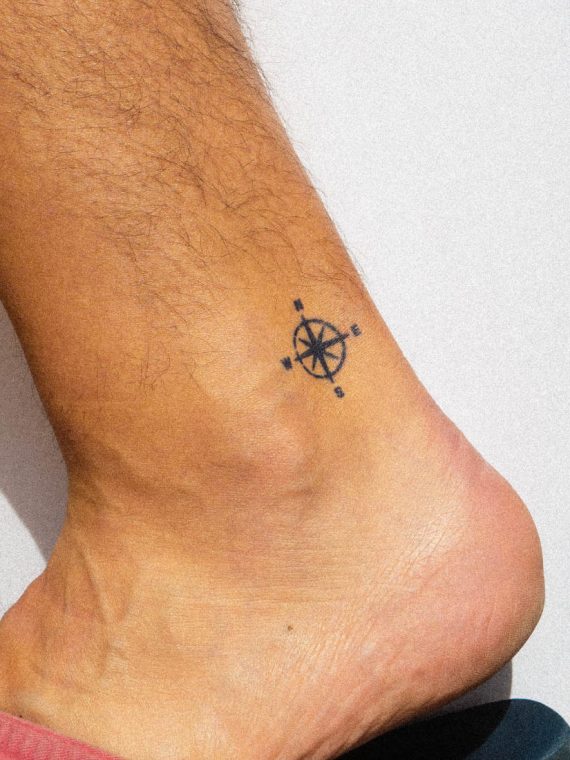 tatu-brujula-temporal